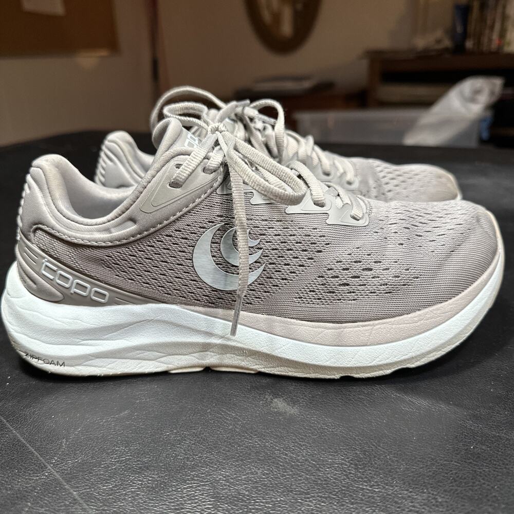 Topo Athletic Women’s 7.5 No Insoles Phantom 3 Gray Running Athletic Shoes 900
